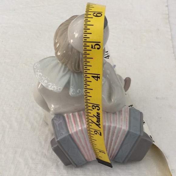 Home Lladro Girl with Accordion issue year 1971 in perfect condition - Picture 5 of 7